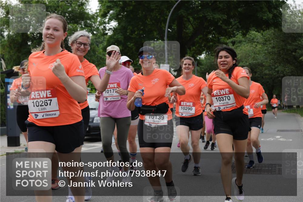 15.06.2025 - REWE Women's Run Jannik Wohlers http://msf.ph/oto/7938847 15.06.2025 08:27:21 Laufen 10267, 10175, 10139, 10290, 10370, 7 meine-sportfotos.de