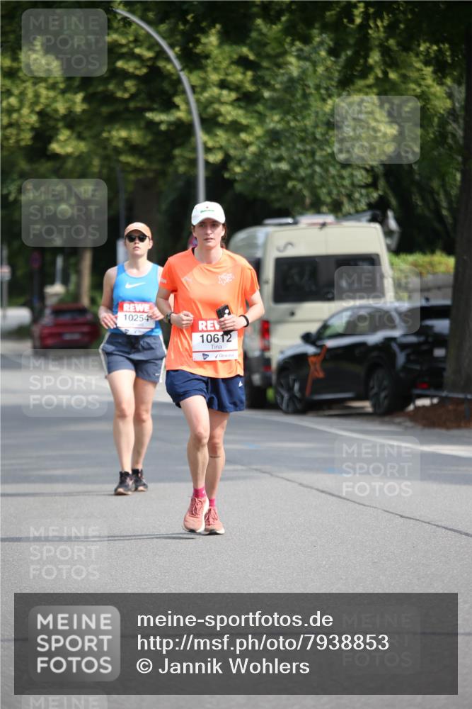 15.06.2025 - REWE Women's Run Jannik Wohlers http://msf.ph/oto/7938853 15.06.2025 09:56:57 Laufen 10254, 10612 meine-sportfotos.de