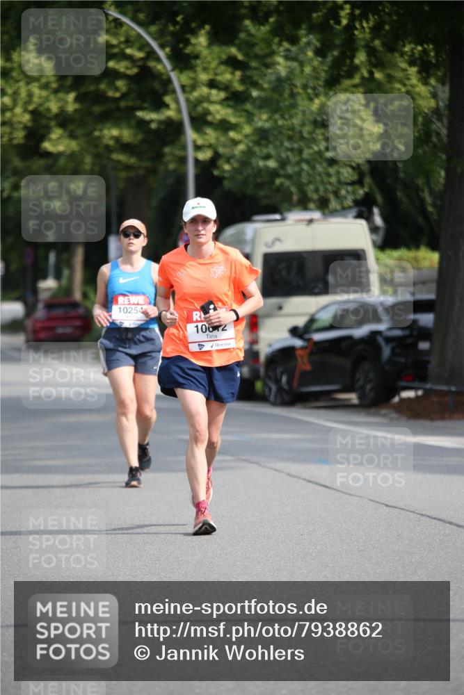 15.06.2025 - REWE Women's Run Jannik Wohlers http://msf.ph/oto/7938862 15.06.2025 09:56:57 Laufen 10254, 10612 meine-sportfotos.de
