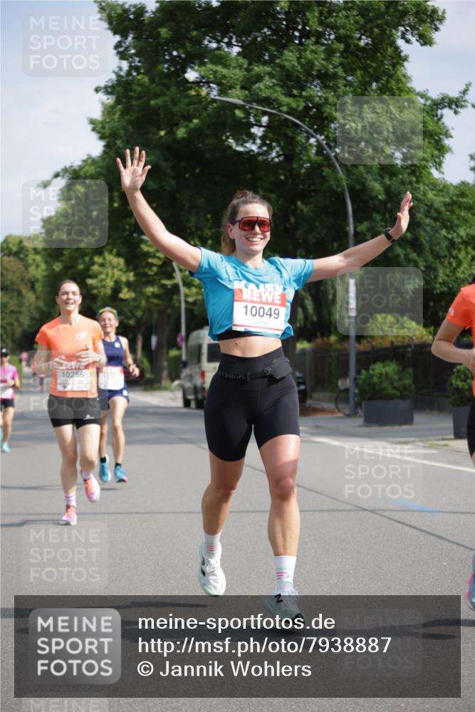 15.06.2025 - REWE Women's Run Jannik Wohlers http://msf.ph/oto/7938887 15.06.2025 08:44:20 Laufen 10049 meine-sportfotos.de