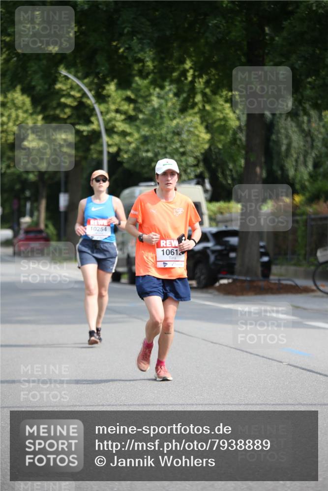 15.06.2025 - REWE Women's Run Jannik Wohlers http://msf.ph/oto/7938889 15.06.2025 09:56:58 Laufen 10254, 1061 meine-sportfotos.de