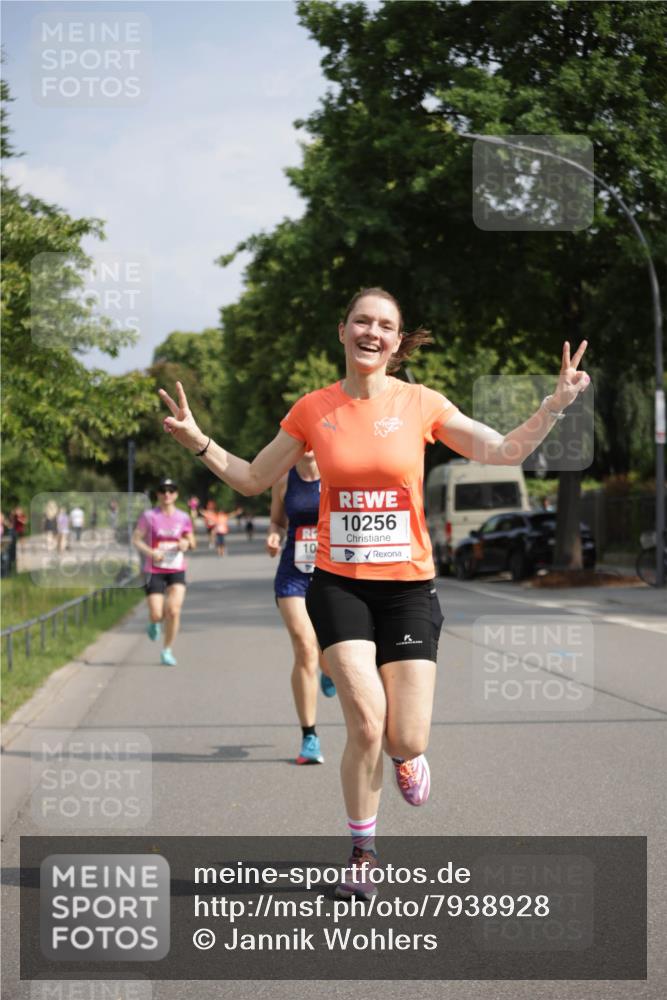 15.06.2025 - REWE Women's Run Jannik Wohlers http://msf.ph/oto/7938928 15.06.2025 08:44:21 Laufen 10256 meine-sportfotos.de