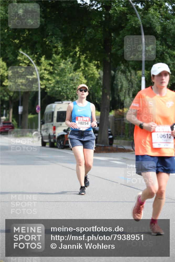 15.06.2025 - REWE Women's Run Jannik Wohlers http://msf.ph/oto/7938951 15.06.2025 09:57:01 Laufen 10254, 10612 meine-sportfotos.de