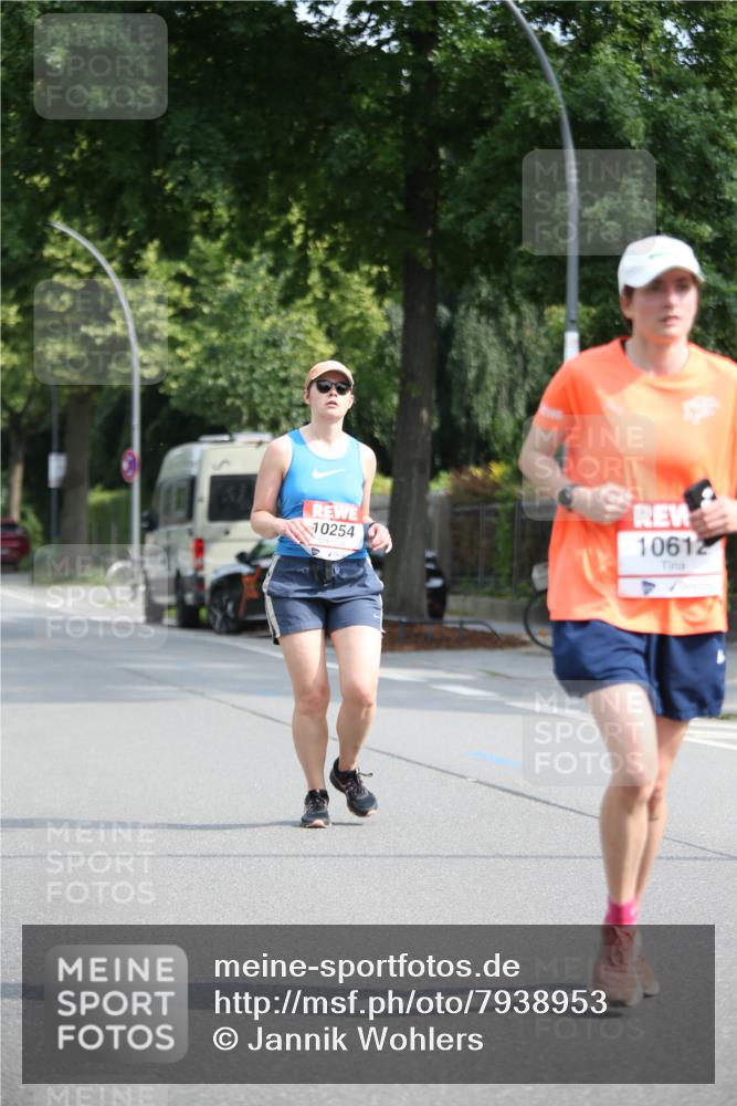 15.06.2025 - REWE Women's Run Jannik Wohlers http://msf.ph/oto/7938953 15.06.2025 09:57:01 Laufen 10254, 10612 meine-sportfotos.de