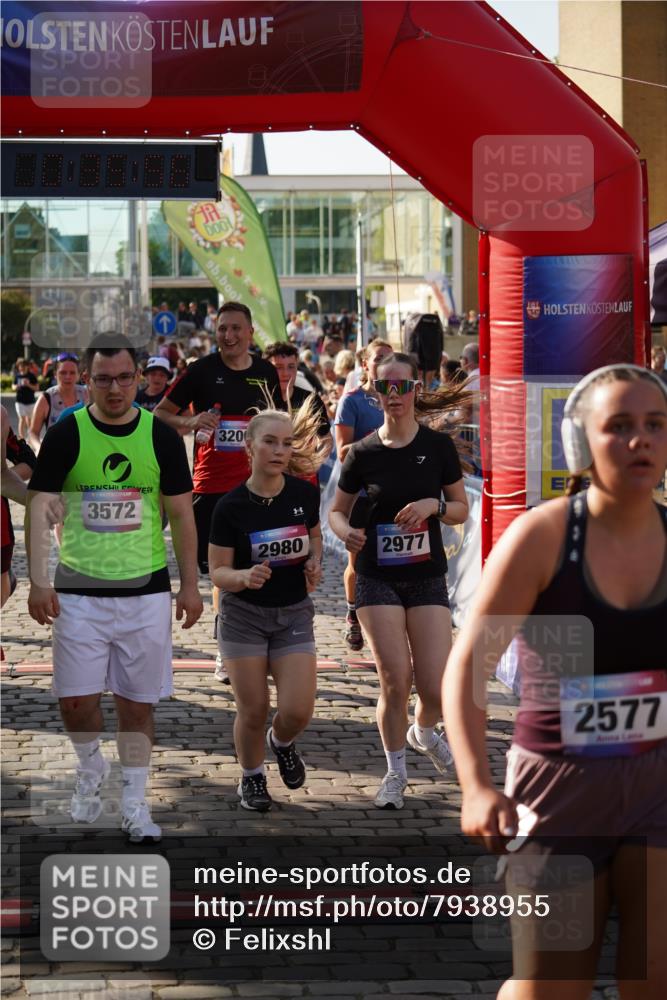 13.06.2025 - Holstenköstenlauf Felixshl http://msf.ph/oto/7938955 13.06.2025 18:05:57 Laufen 2102, 2206, 2445, 2659, 2954, 2963, 2977, 2980, 3200, 3207, 3266, 3572 meine-sportfotos.de