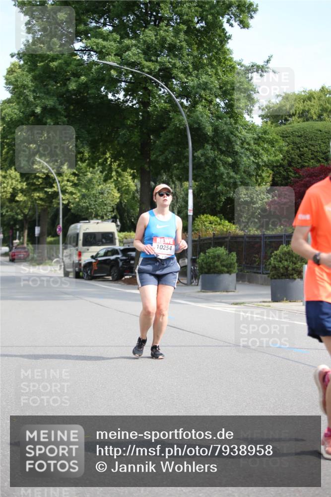 15.06.2025 - REWE Women's Run Jannik Wohlers http://msf.ph/oto/7938958 15.06.2025 09:57:02 Laufen 10254 meine-sportfotos.de