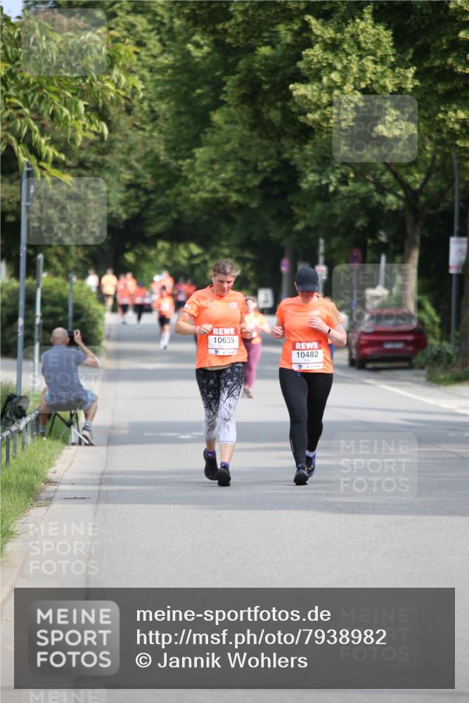 15.06.2025 - REWE Women's Run Jannik Wohlers http://msf.ph/oto/7938982 15.06.2025 09:57:13 Laufen 10639, 10482 meine-sportfotos.de