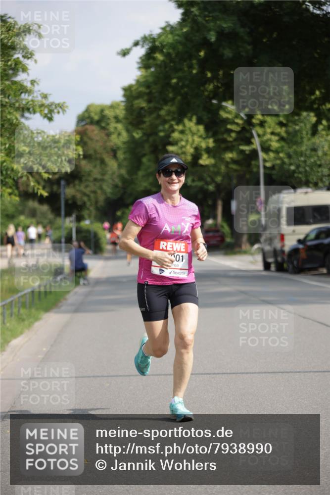 15.06.2025 - REWE Women's Run Jannik Wohlers http://msf.ph/oto/7938990 15.06.2025 08:44:24 Laufen 01 meine-sportfotos.de