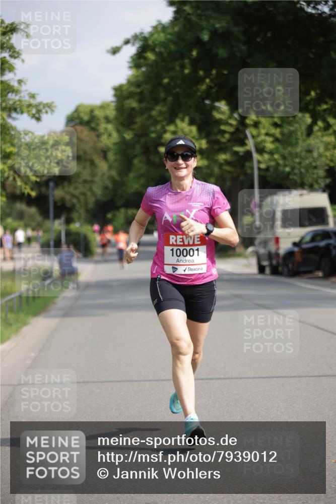 15.06.2025 - REWE Women's Run Jannik Wohlers http://msf.ph/oto/7939012 15.06.2025 08:44:24 Laufen 10001 meine-sportfotos.de