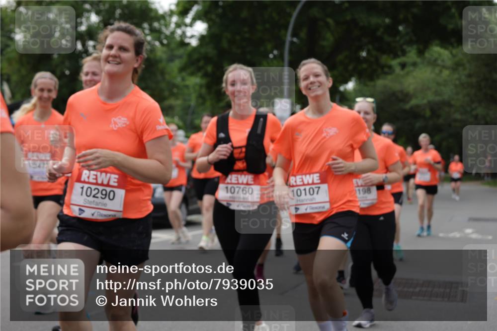 15.06.2025 - REWE Women's Run Jannik Wohlers http://msf.ph/oto/7939035 15.06.2025 08:27:22 Laufen 1047, 10760, 10290, 10107, 198 meine-sportfotos.de