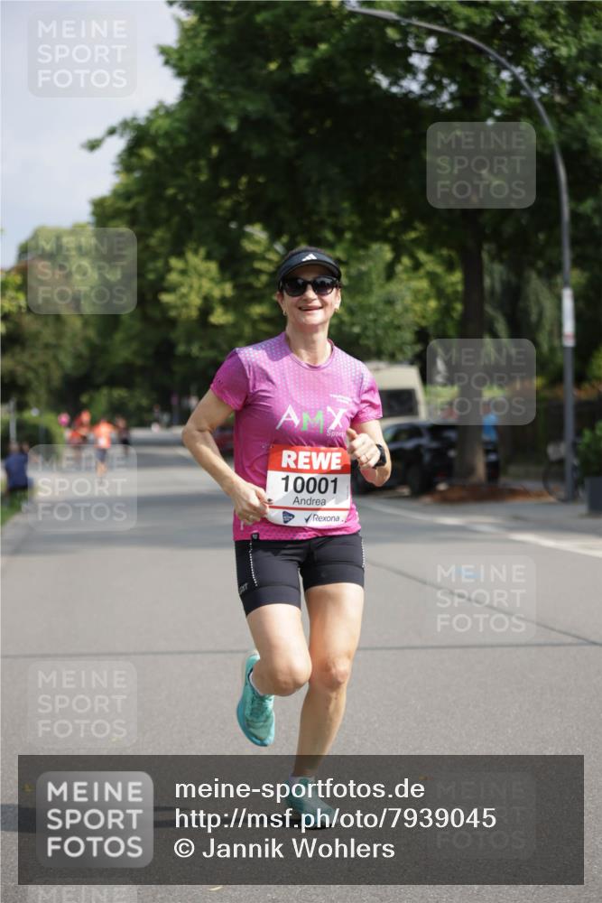 15.06.2025 - REWE Women's Run Jannik Wohlers http://msf.ph/oto/7939045 15.06.2025 08:44:25 Laufen 10001 meine-sportfotos.de
