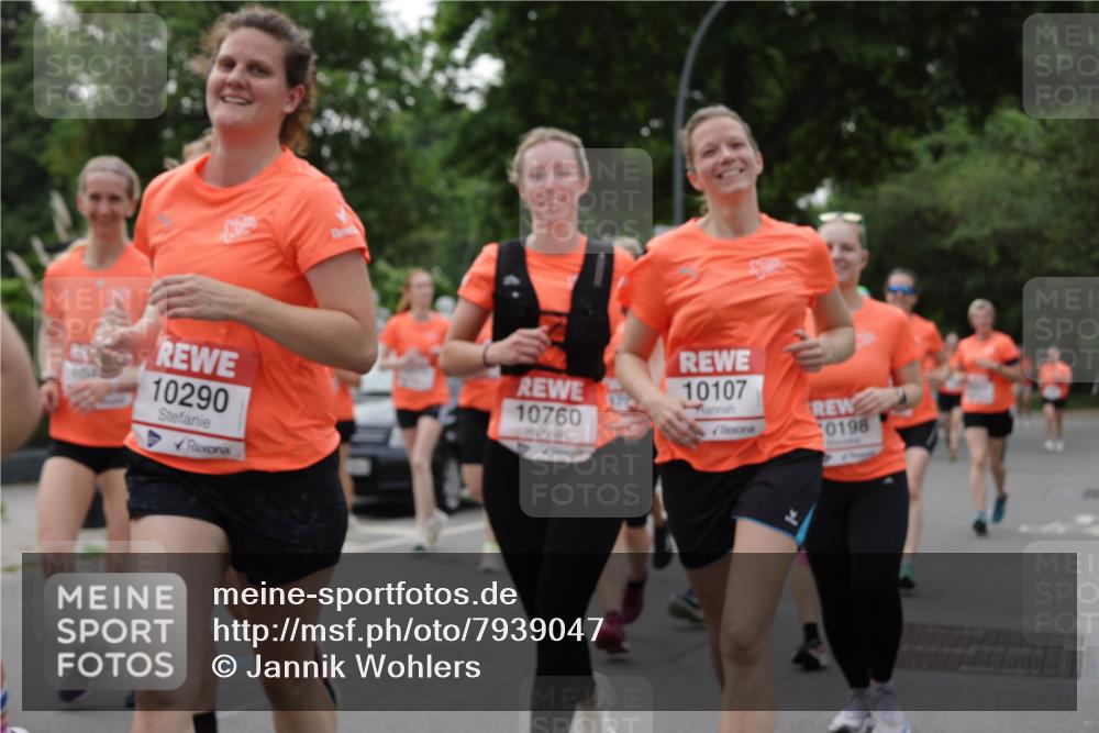 15.06.2025 - REWE Women's Run Jannik Wohlers http://msf.ph/oto/7939047 15.06.2025 08:27:22 Laufen 10290, 10760, 10107, 0198 meine-sportfotos.de