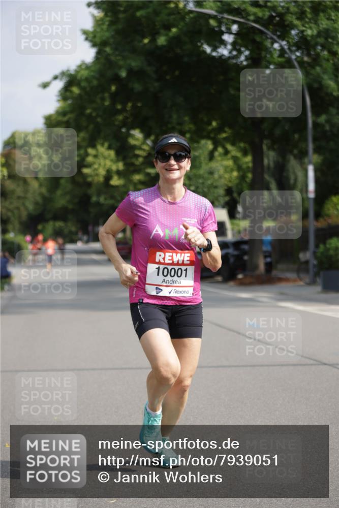 15.06.2025 - REWE Women's Run Jannik Wohlers http://msf.ph/oto/7939051 15.06.2025 08:44:25 Laufen 10001 meine-sportfotos.de