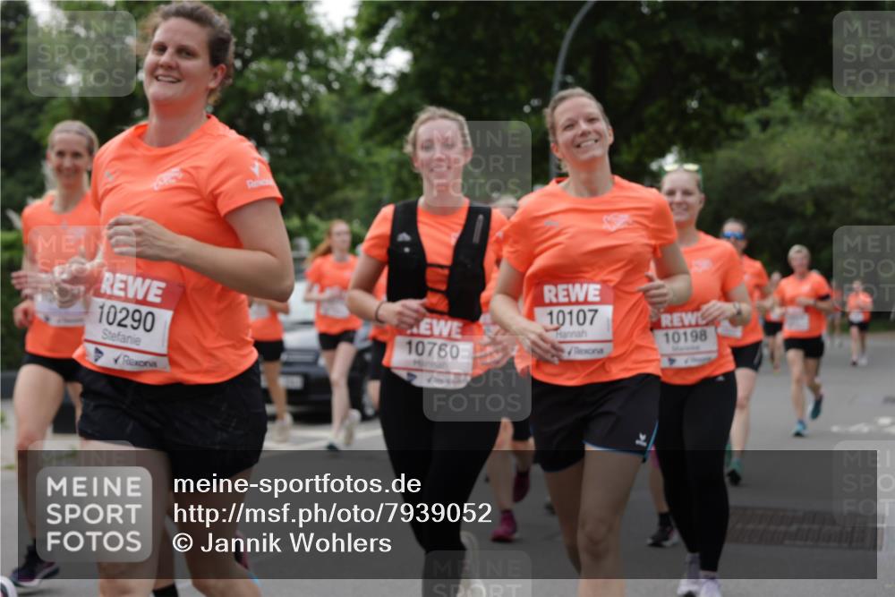 15.06.2025 - REWE Women's Run Jannik Wohlers http://msf.ph/oto/7939052 15.06.2025 08:27:22 Laufen 10290, 10760, 10107, 10198 meine-sportfotos.de
