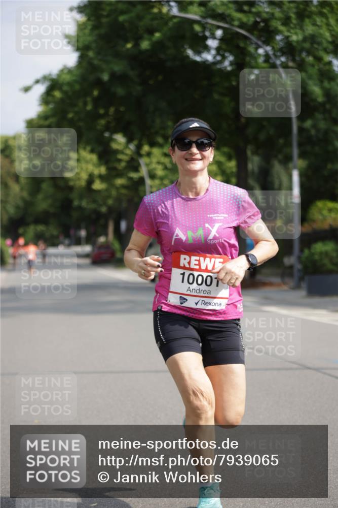 15.06.2025 - REWE Women's Run Jannik Wohlers http://msf.ph/oto/7939065 15.06.2025 08:44:25 Laufen 1000 meine-sportfotos.de