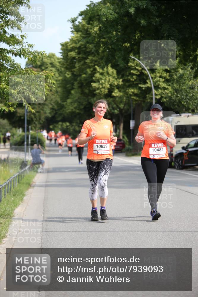 15.06.2025 - REWE Women's Run Jannik Wohlers http://msf.ph/oto/7939093 15.06.2025 09:57:19 Laufen 10639, 10482 meine-sportfotos.de