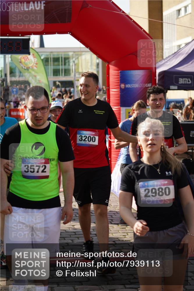 13.06.2025 - Holstenköstenlauf Felixshl http://msf.ph/oto/7939113 13.06.2025 18:05:59 Laufen 2102, 2206, 2445, 2659, 2954, 2963, 2977, 2980, 3200, 3207, 3266, 3572 meine-sportfotos.de