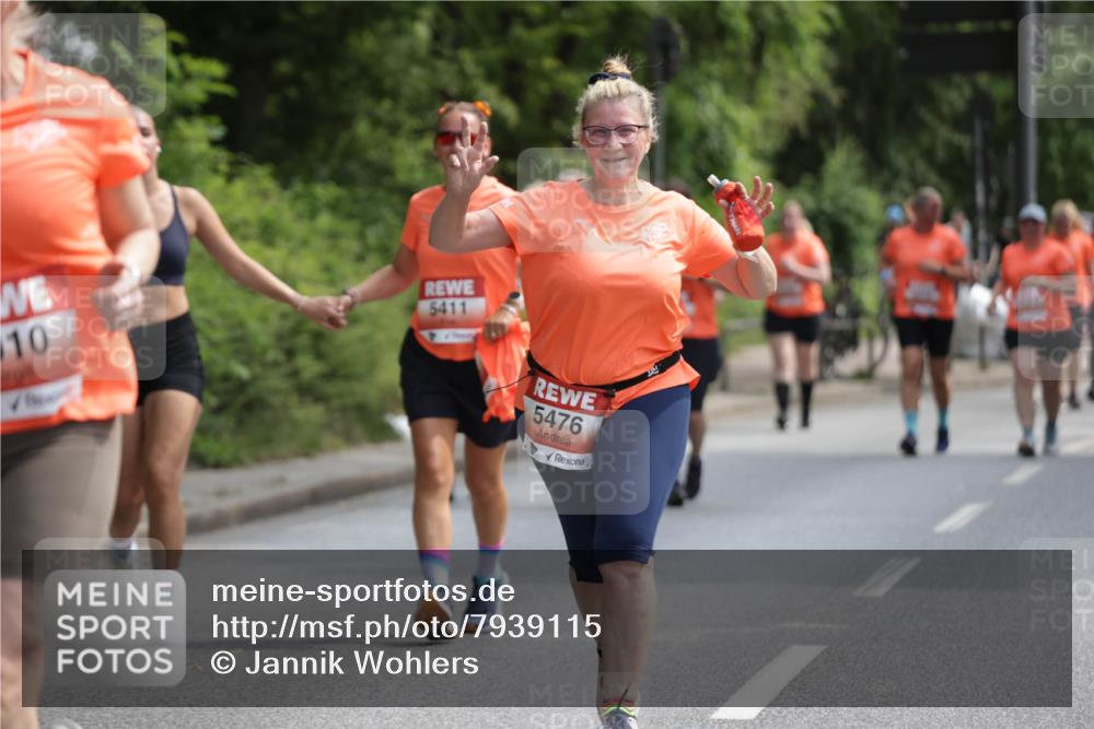15.06.2025 - REWE Women's Run Jannik Wohlers http://msf.ph/oto/7939115 15.06.2025 10:14:38 Laufen 10, 5411, 5476 meine-sportfotos.de