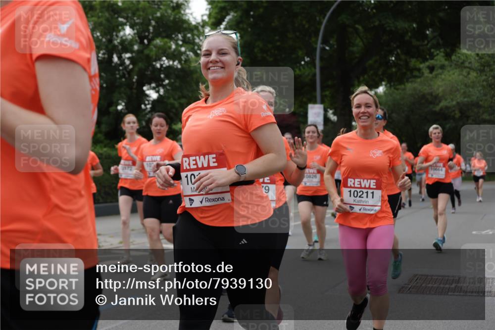 15.06.2025 - REWE Women's Run Jannik Wohlers http://msf.ph/oto/7939130 15.06.2025 08:27:23 Laufen 3172, 10, 10, 10826, 9, 10, 10211, 10664 meine-sportfotos.de