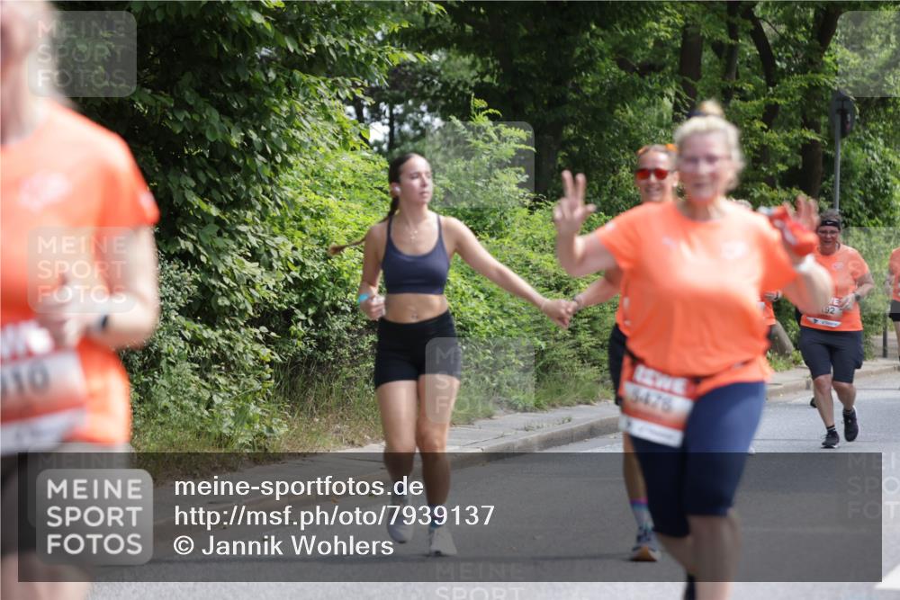 15.06.2025 - REWE Women's Run Jannik Wohlers http://msf.ph/oto/7939137 15.06.2025 10:14:39 Laufen 10, 5476 meine-sportfotos.de