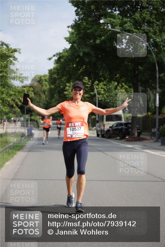 15.06.2025 - REWE Women's Run Jannik Wohlers http://msf.ph/oto/7939142 15.06.2025 08:44:38 Laufen 10537 meine-sportfotos.de