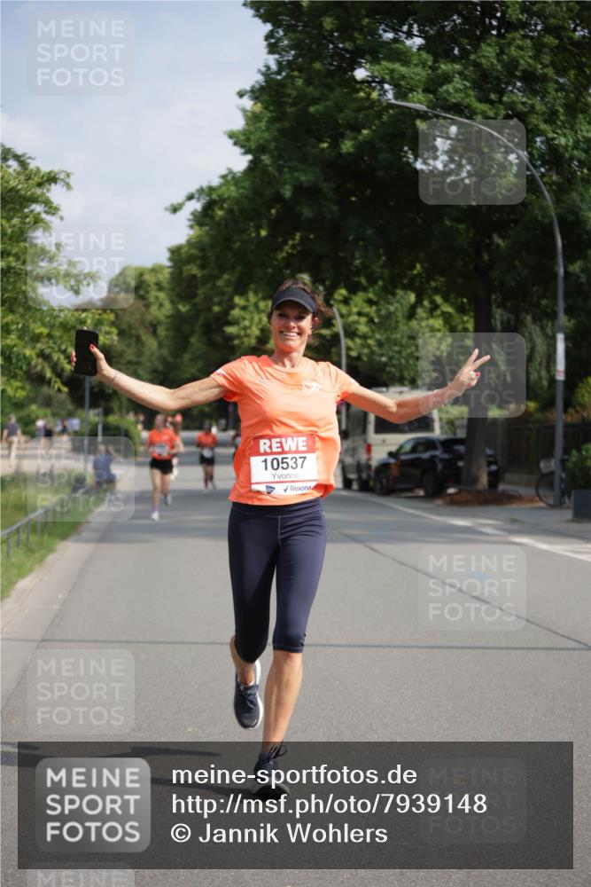 15.06.2025 - REWE Women's Run Jannik Wohlers http://msf.ph/oto/7939148 15.06.2025 08:44:38 Laufen 10537 meine-sportfotos.de