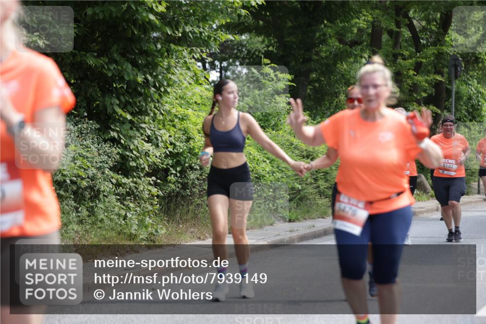 15.06.2025 - REWE Women's Run Jannik Wohlers http://msf.ph/oto/7939149 15.06.2025 10:14:39 Laufen 6475, 5192 meine-sportfotos.de