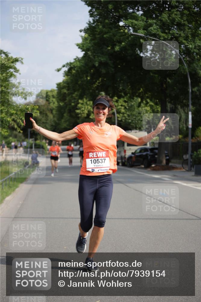15.06.2025 - REWE Women's Run Jannik Wohlers http://msf.ph/oto/7939154 15.06.2025 08:44:38 Laufen 10537 meine-sportfotos.de