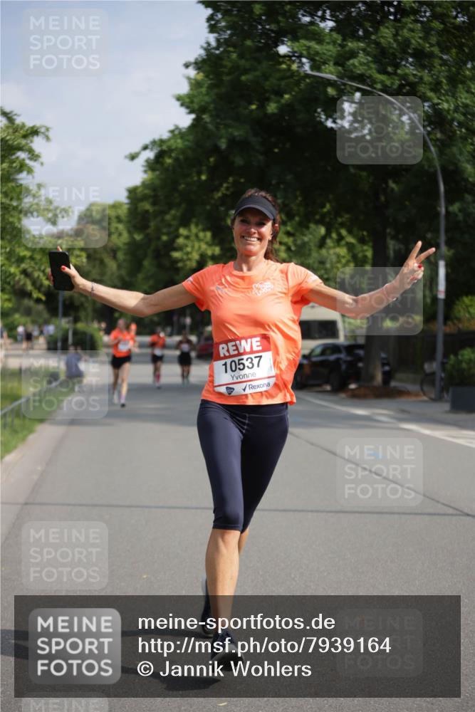 15.06.2025 - REWE Women's Run Jannik Wohlers http://msf.ph/oto/7939164 15.06.2025 08:44:38 Laufen 10537 meine-sportfotos.de