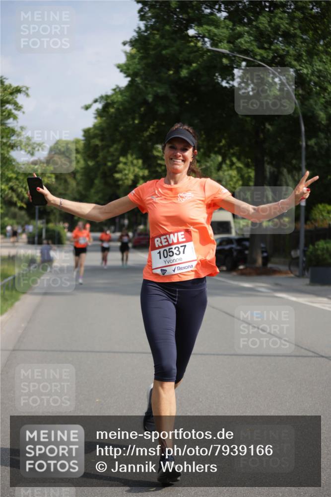 15.06.2025 - REWE Women's Run Jannik Wohlers http://msf.ph/oto/7939166 15.06.2025 08:44:38 Laufen 10537 meine-sportfotos.de