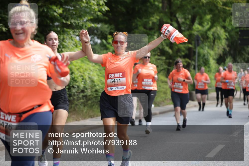 15.06.2025 - REWE Women's Run Jannik Wohlers http://msf.ph/oto/7939188 15.06.2025 10:14:41 Laufen 476, 5411, 5200, 12 meine-sportfotos.de