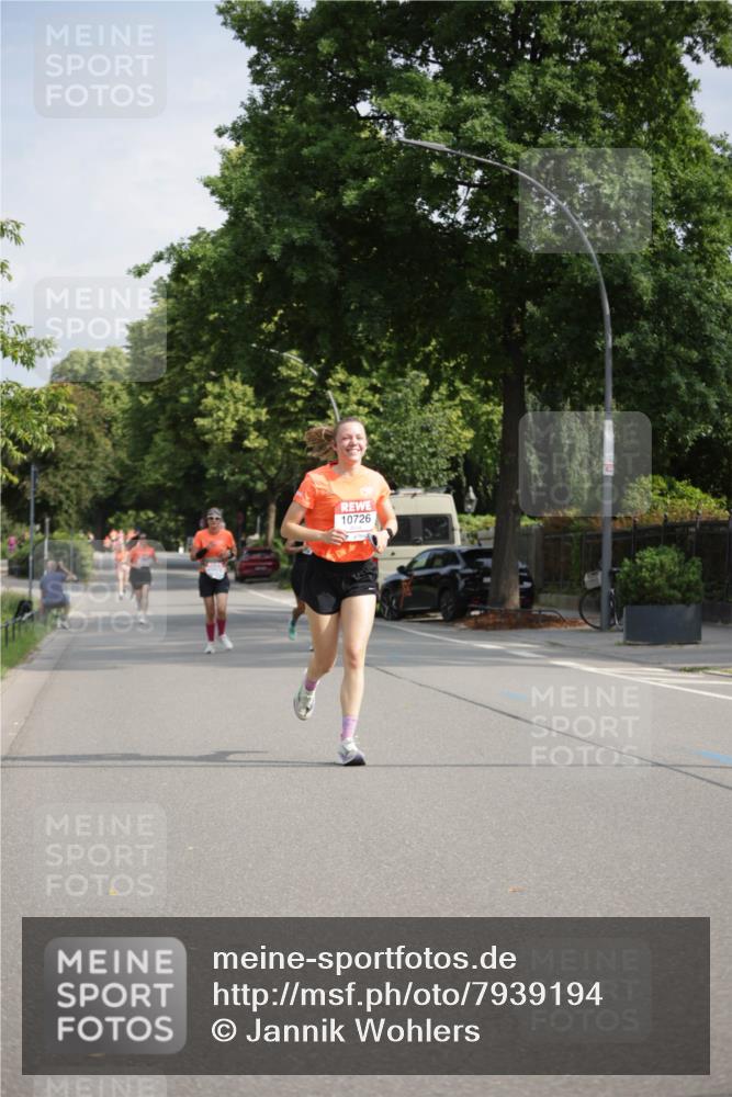 15.06.2025 - REWE Women's Run Jannik Wohlers http://msf.ph/oto/7939194 15.06.2025 08:44:43 Laufen 10726 meine-sportfotos.de