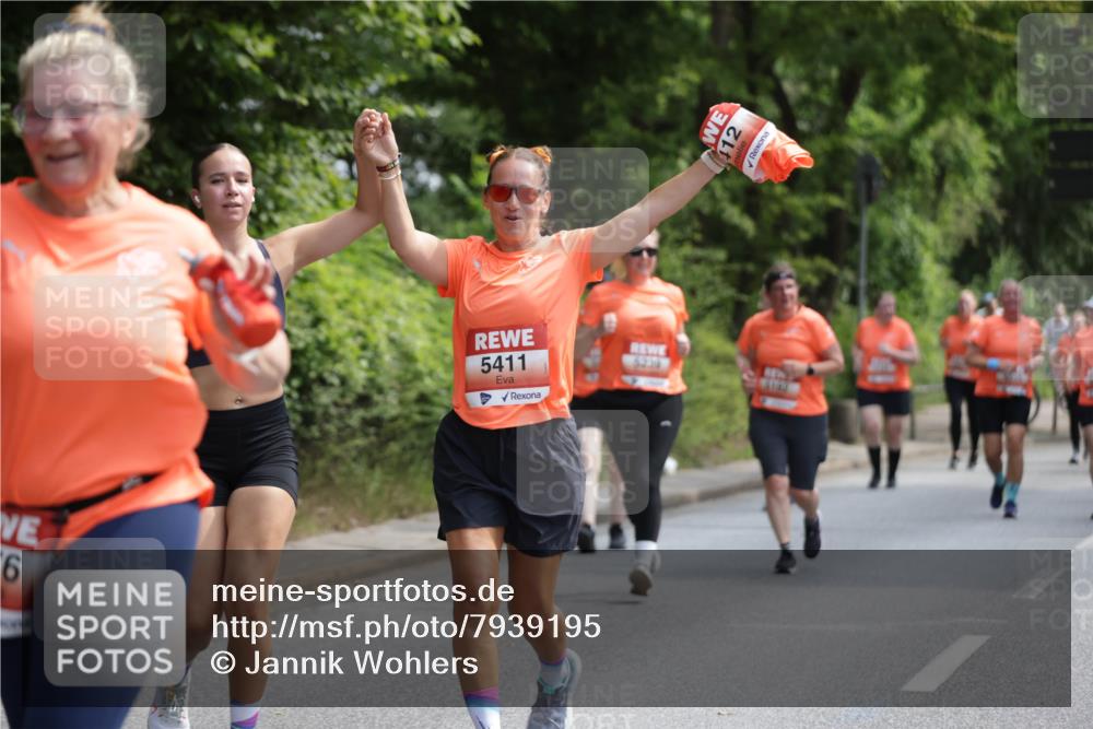 15.06.2025 - REWE Women's Run Jannik Wohlers http://msf.ph/oto/7939195 15.06.2025 10:14:41 Laufen 9, 5411, 412, 6200 meine-sportfotos.de