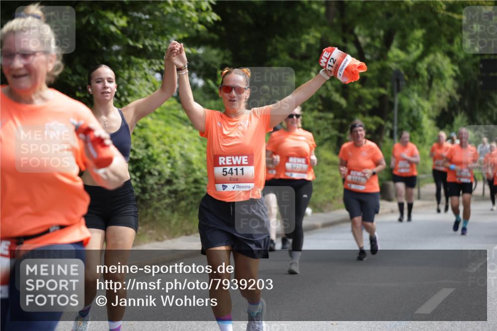 15.06.2025 - REWE Women's Run Jannik Wohlers http://msf.ph/oto/7939203 15.06.2025 10:14:41 Laufen 5411, 12 meine-sportfotos.de