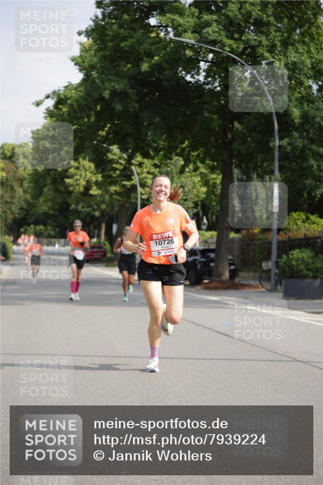 15.06.2025 - REWE Women's Run Jannik Wohlers http://msf.ph/oto/7939224 15.06.2025 08:44:44 Laufen 10726 meine-sportfotos.de