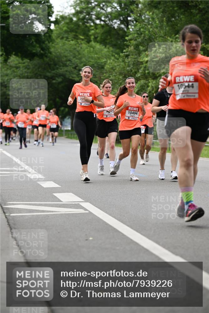 15.06.2025 - REWE Women's Run Dr. Thomas Lammeyer http://msf.ph/oto/7939226 15.06.2025 09:20:27 Laufen 10494, 10544 meine-sportfotos.de