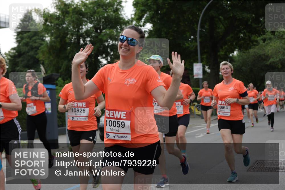 15.06.2025 - REWE Women's Run Jannik Wohlers http://msf.ph/oto/7939228 15.06.2025 08:27:25 Laufen 1779, 10826, 10059, 015, 27, 10664 meine-sportfotos.de