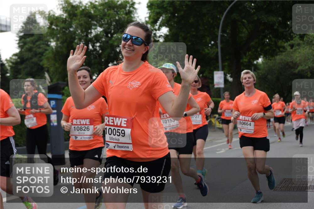15.06.2025 - REWE Women's Run Jannik Wohlers http://msf.ph/oto/7939231 15.06.2025 08:27:25 Laufen 10779, 10826, 1015, 10059, 0727, 10664 meine-sportfotos.de