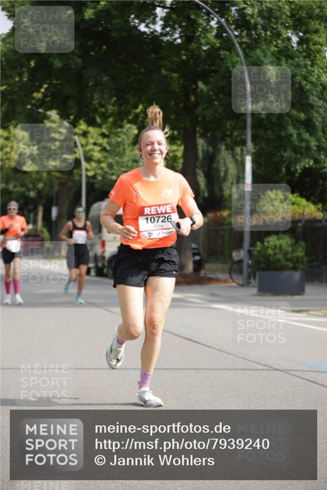 15.06.2025 - REWE Women's Run Jannik Wohlers http://msf.ph/oto/7939240 15.06.2025 08:44:44 Laufen 10726 meine-sportfotos.de