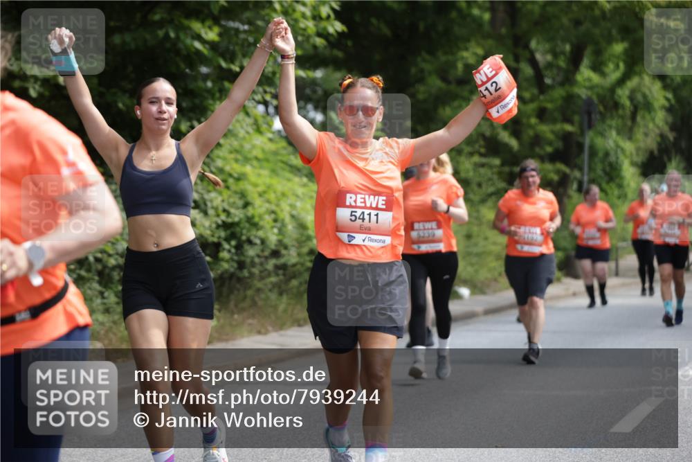 15.06.2025 - REWE Women's Run Jannik Wohlers http://msf.ph/oto/7939244 15.06.2025 10:14:41 Laufen 5411, 412, 5239, 78199 meine-sportfotos.de