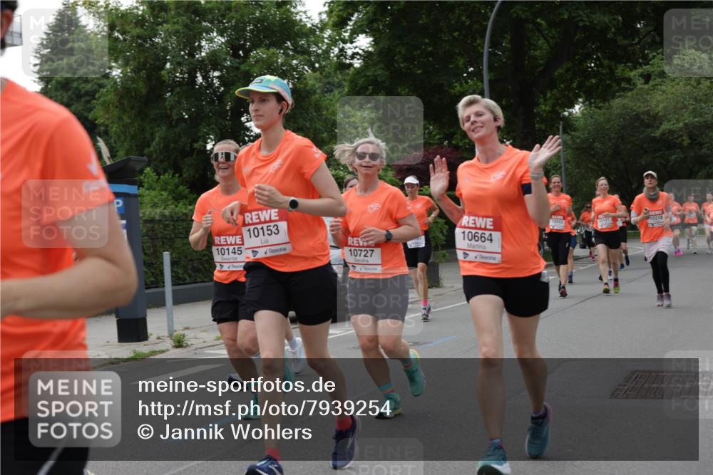 15.06.2025 - REWE Women's Run Jannik Wohlers http://msf.ph/oto/7939254 15.06.2025 08:27:26 Laufen 10145, 10153, 10727, 10664, 10563, 10151, 10218 meine-sportfotos.de