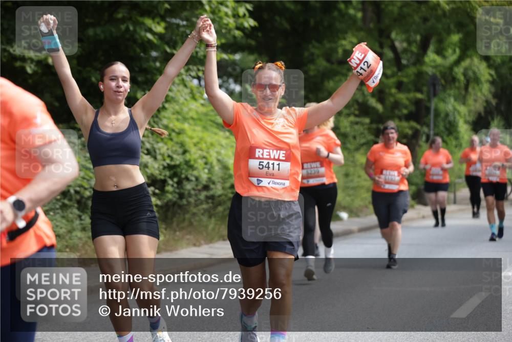 15.06.2025 - REWE Women's Run Jannik Wohlers http://msf.ph/oto/7939256 15.06.2025 10:14:41 Laufen 5411, 5230, 5169, 412 meine-sportfotos.de