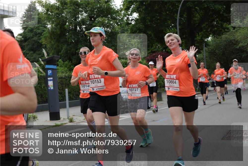 15.06.2025 - REWE Women's Run Jannik Wohlers http://msf.ph/oto/7939257 15.06.2025 08:27:26 Laufen 10153, 1014, 10727, 657, 10664, 10563, 0218 meine-sportfotos.de
