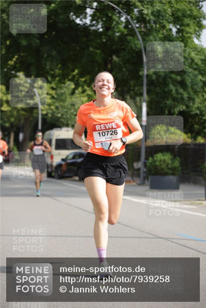 15.06.2025 - REWE Women's Run Jannik Wohlers http://msf.ph/oto/7939258 15.06.2025 08:44:44 Laufen 10726 meine-sportfotos.de