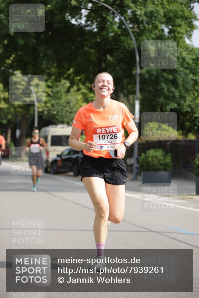 15.06.2025 - REWE Women's Run Jannik Wohlers http://msf.ph/oto/7939261 15.06.2025 08:44:44 Laufen 10726 meine-sportfotos.de