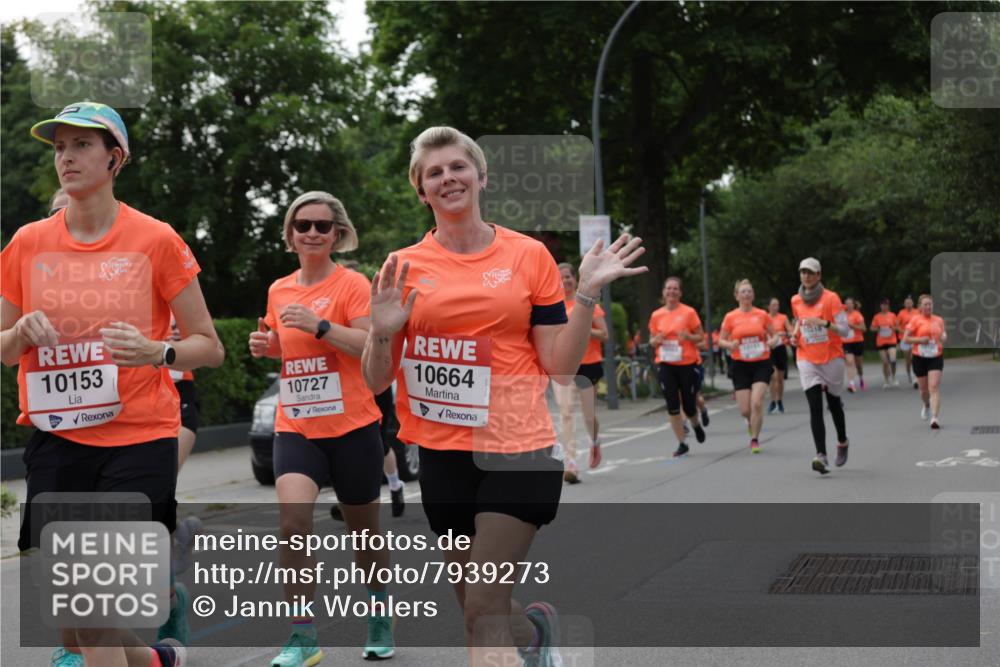15.06.2025 - REWE Women's Run Jannik Wohlers http://msf.ph/oto/7939273 15.06.2025 08:27:26 Laufen 10153, 10727, 10664, 1021 meine-sportfotos.de