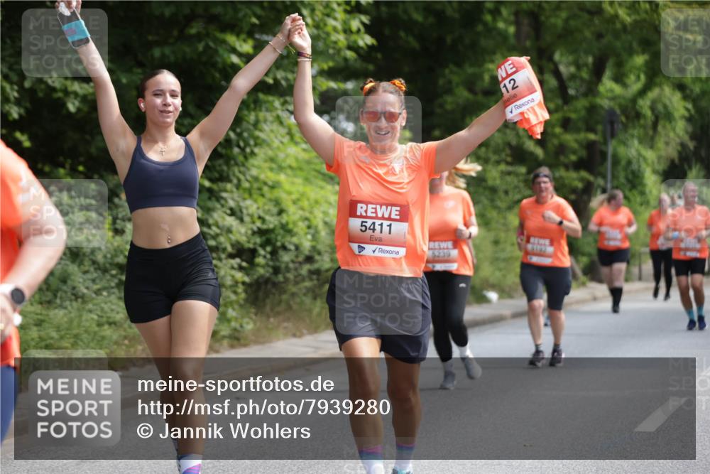 15.06.2025 - REWE Women's Run Jannik Wohlers http://msf.ph/oto/7939280 15.06.2025 10:14:41 Laufen 5411, 5239, 12 meine-sportfotos.de
