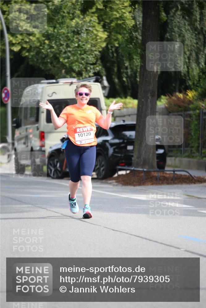 15.06.2025 - REWE Women's Run Jannik Wohlers http://msf.ph/oto/7939305 15.06.2025 09:57:31 Laufen 10120 meine-sportfotos.de
