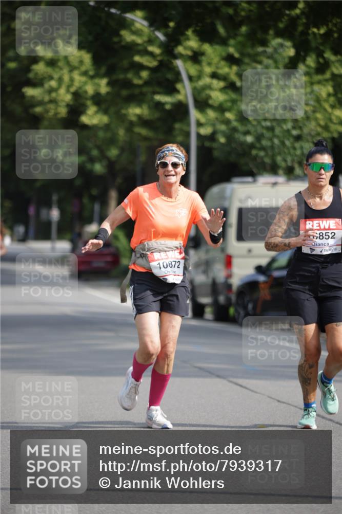 15.06.2025 - REWE Women's Run Jannik Wohlers http://msf.ph/oto/7939317 15.06.2025 08:44:46 Laufen 10872, 6852 meine-sportfotos.de
