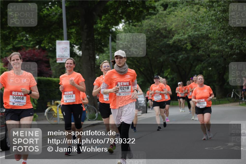 15.06.2025 - REWE Women's Run Jannik Wohlers http://msf.ph/oto/7939322 15.06.2025 08:27:28 Laufen 10868, 10563, 0218, 10433, 10155 meine-sportfotos.de